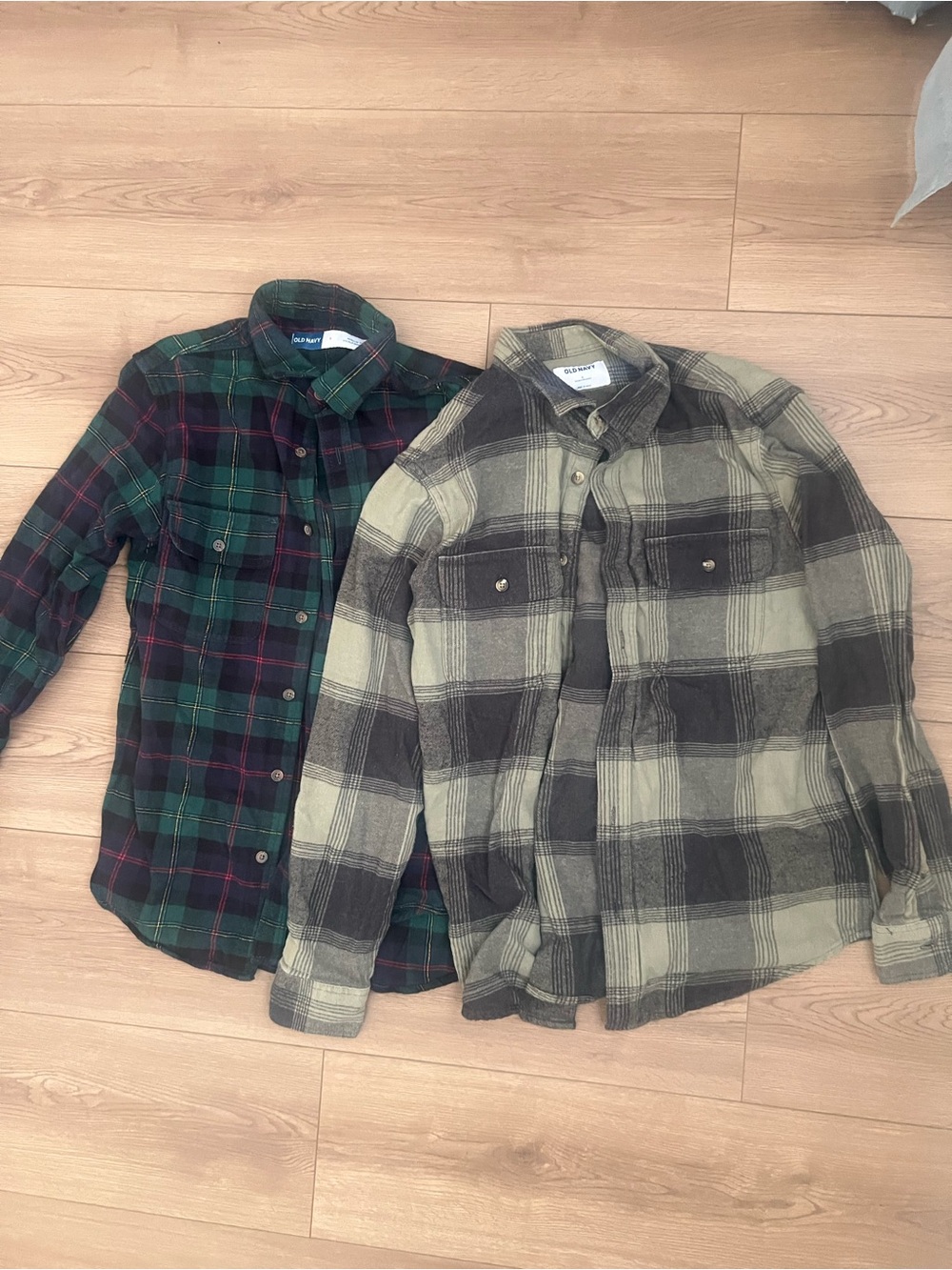 Old Navy Green & Black Plaid Men's Flannel Shirt - bundle size S